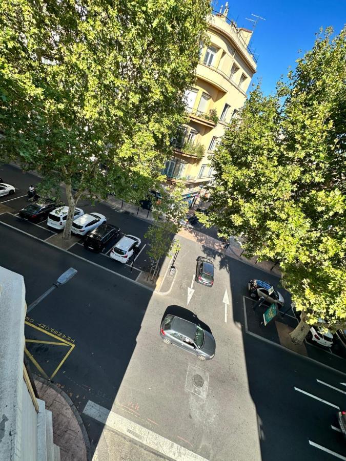 Appartement Lumineux Et Spacieux 2 Chambres Avec Parking Gratuit Dans La Rue Perpinhã Exterior foto