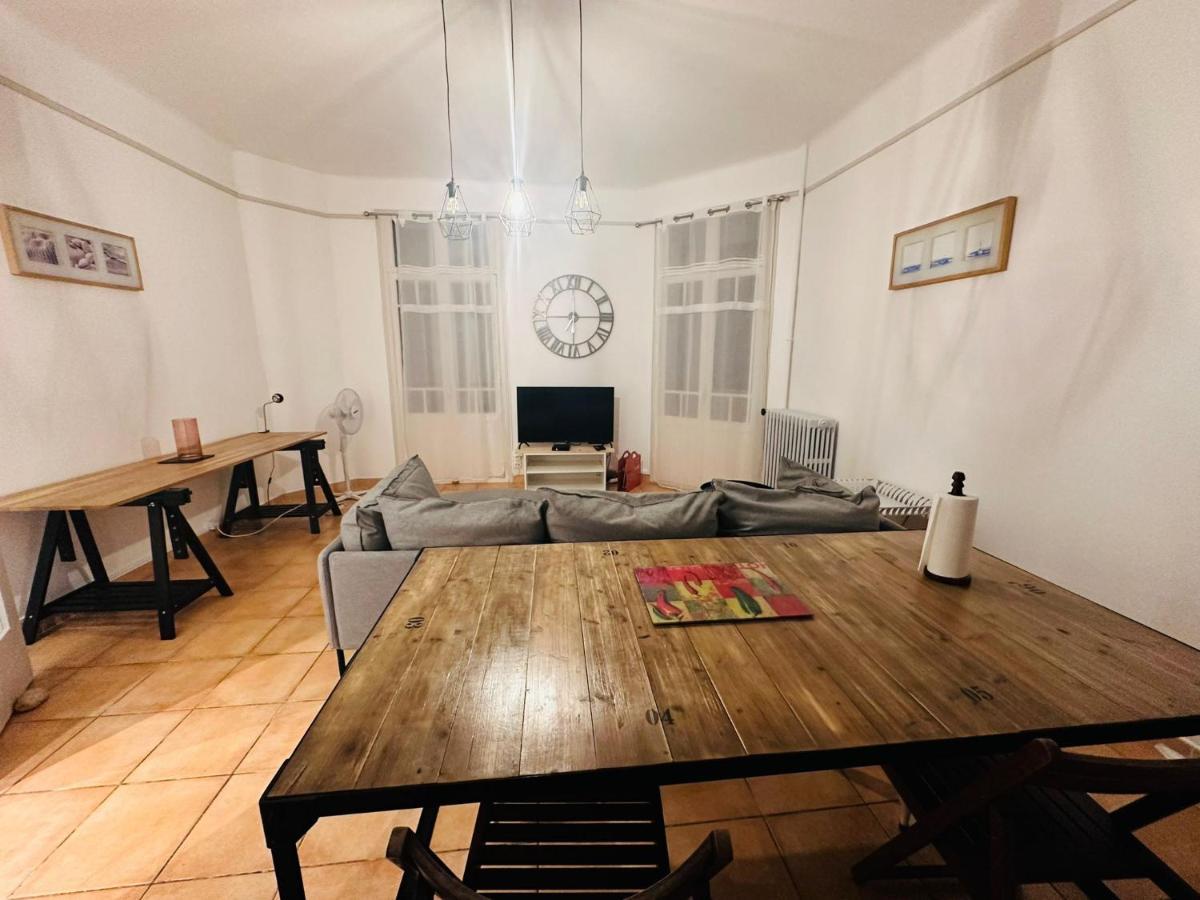 Appartement Lumineux Et Spacieux 2 Chambres Avec Parking Gratuit Dans La Rue Perpinhã Exterior foto