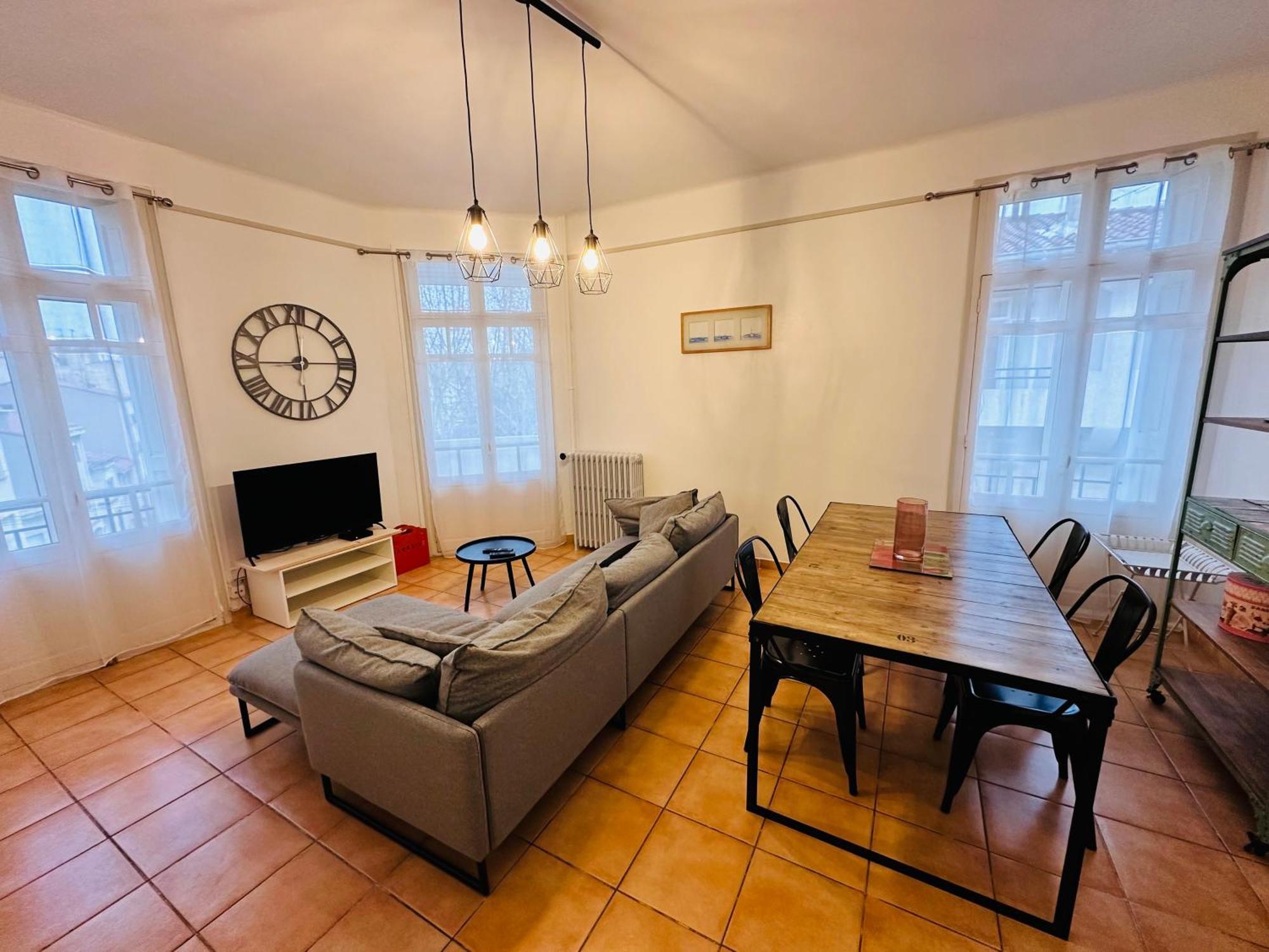 Appartement Lumineux Et Spacieux 2 Chambres Avec Parking Gratuit Dans La Rue Perpinhã Exterior foto