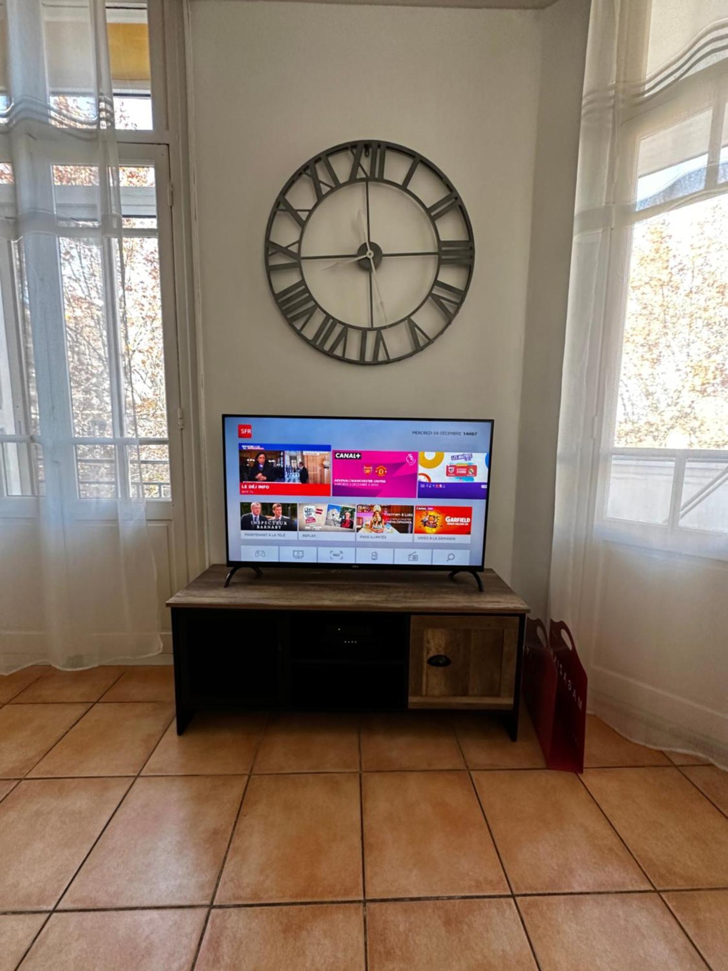 Appartement Lumineux Et Spacieux 2 Chambres Avec Parking Gratuit Dans La Rue Perpinhã Exterior foto
